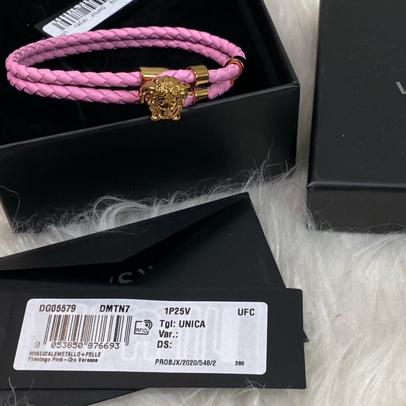 NEW💕Versace Medusa Leather Bracelet 💕 - Picture 6 of 7